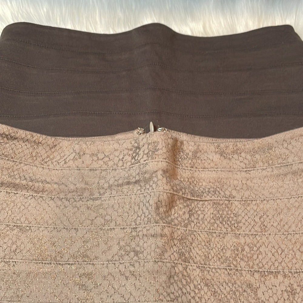 2 Express mini skirts - Picture 5 of 5